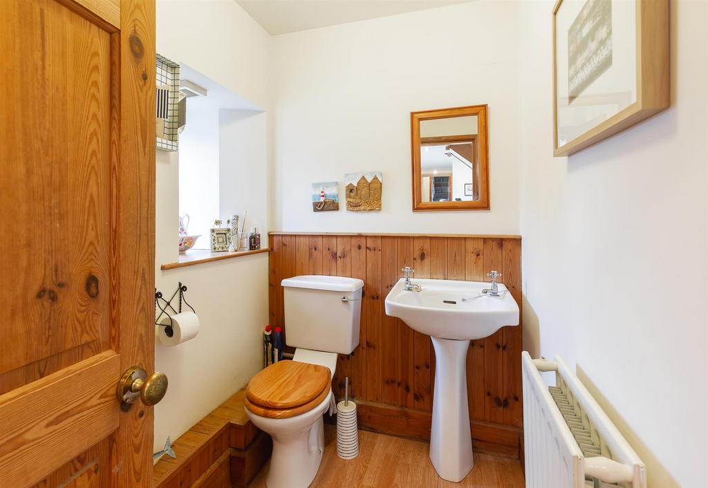 Cloakroom/WC