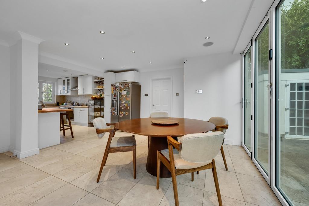 Kitchen/Dining