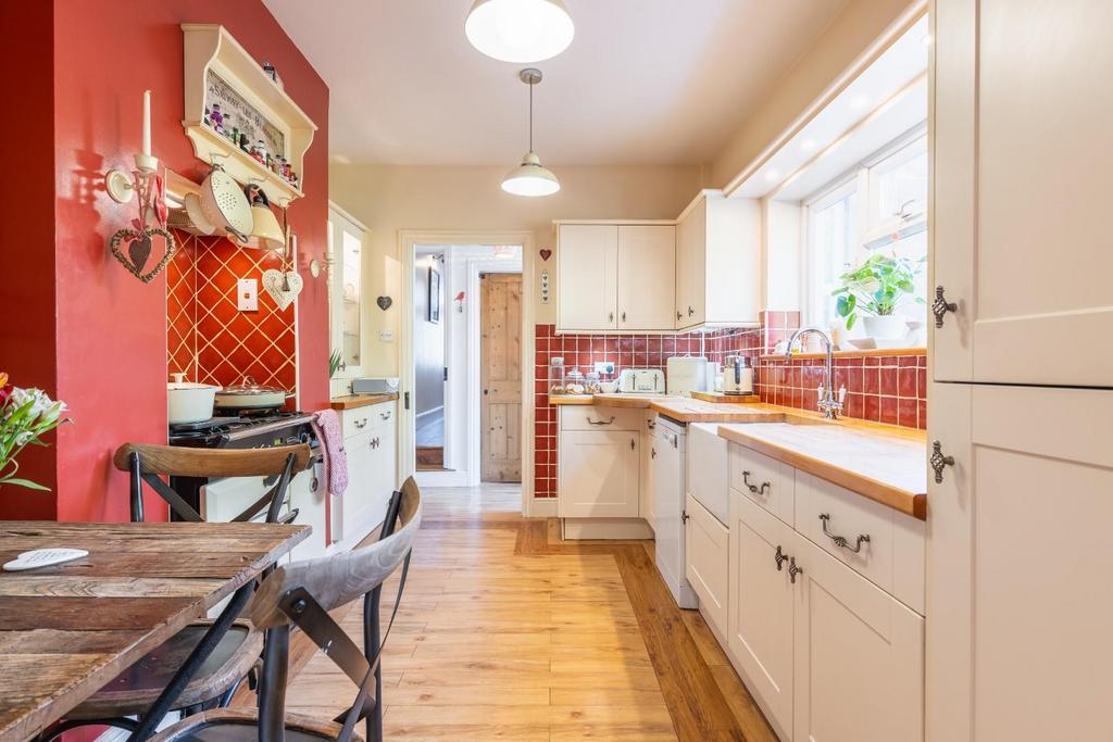 Kitchen-4.jpg