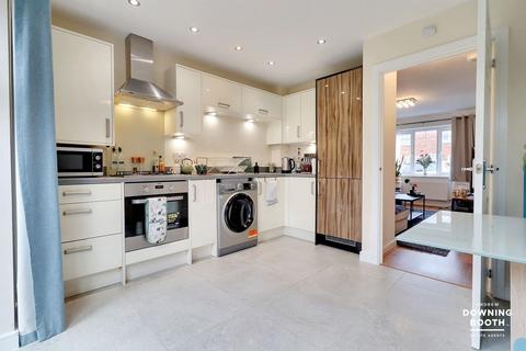 27 Tye Road, Fradley, Lichfield, WS13 8GW