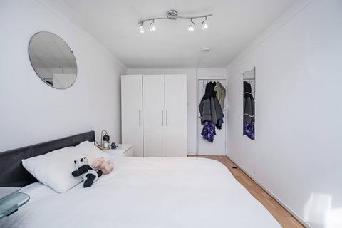 2 bedroom maisonette for sale, Cable Street, Wapping, London, E1W