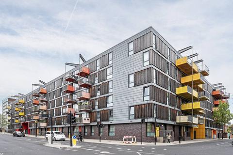 2 bedroom flat to rent, Queensbridge Road, Haggerston, London, E2