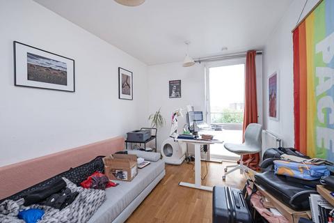 2 bedroom flat to rent, Queensbridge Road, Haggerston, London, E2