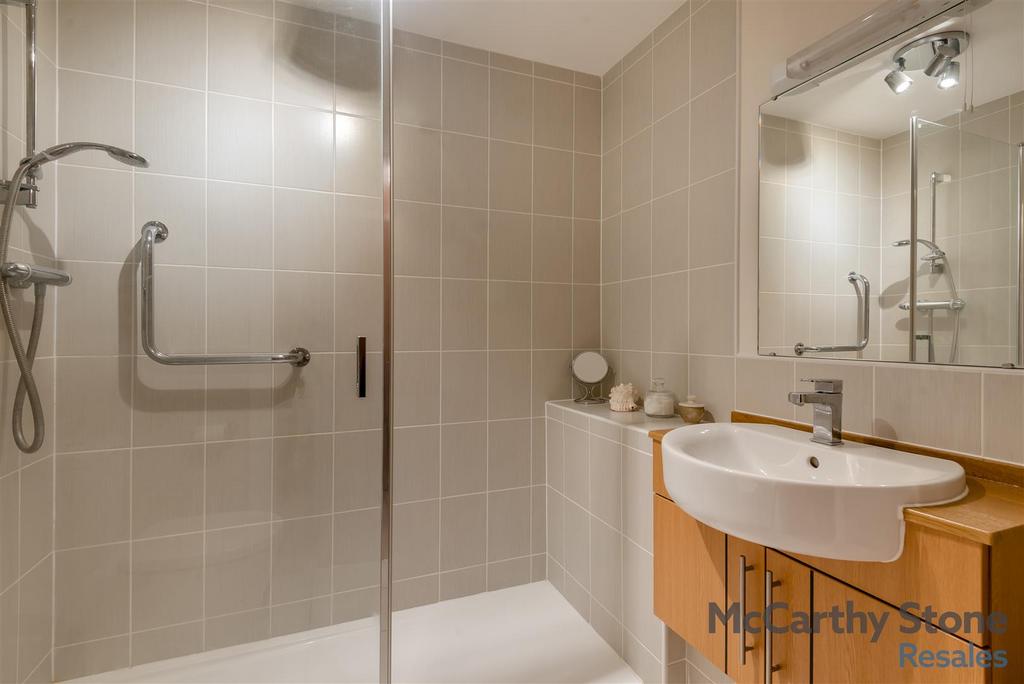 8640849-interior16.jpg