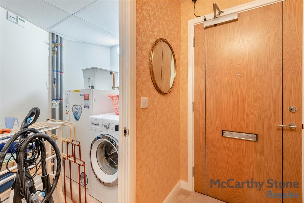 8640849-interior20.jpg