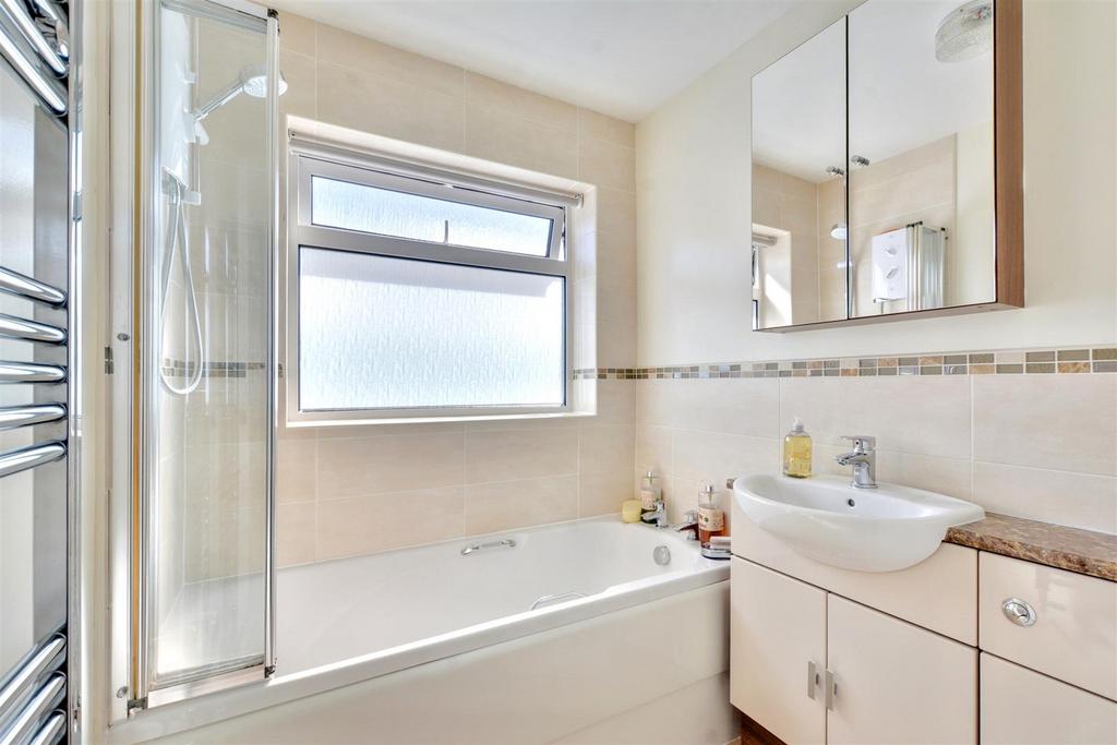 Bathroom 2.jpeg