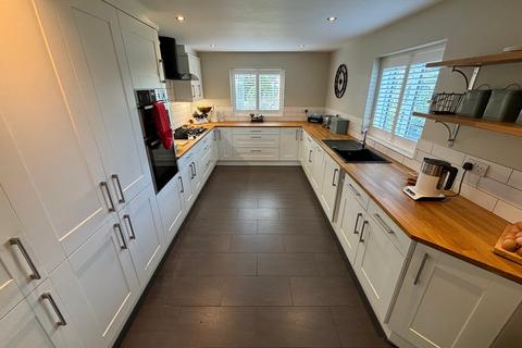 undefined, Cwrtnewydd, Llanybydder, SA40