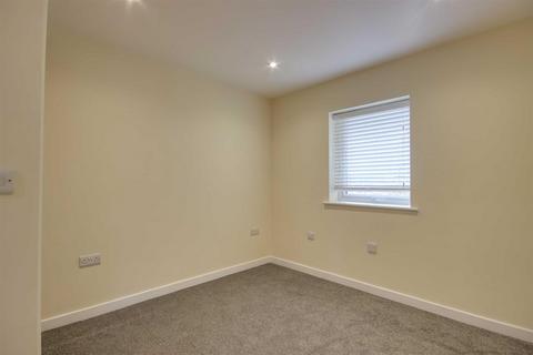 1 bedroom flat to rent, Redworth Court, Upper Accommodation Road, Leeds