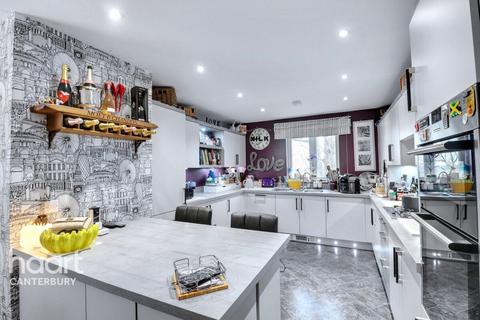 42 Elysium Park Close, Whitfield, Dover, CT16 2FJ
