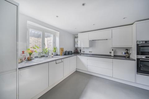 365 Hackney Road, London, E2 8PR