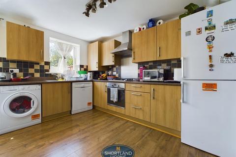 8 Blanchfort Close, Coventry, CV4 9GX