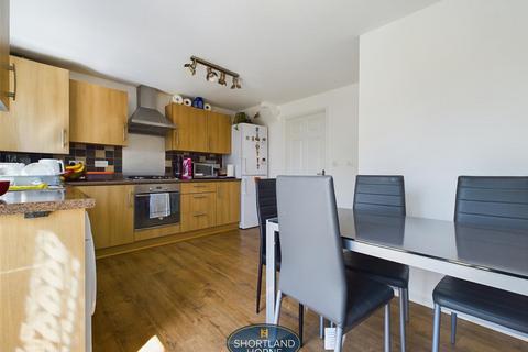 8 Blanchfort Close, Coventry, CV4 9GX