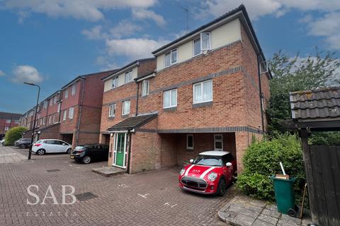 62 Frensham Close, Southall, UB1 2YQ