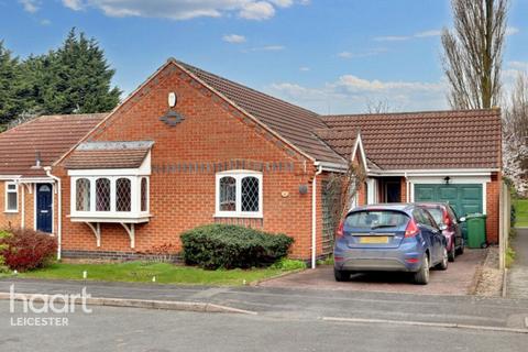 3 bedroom detached bungalow for sale, Lindum Close, Leicester