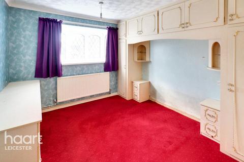 3 bedroom detached bungalow for sale, Lindum Close, Leicester
