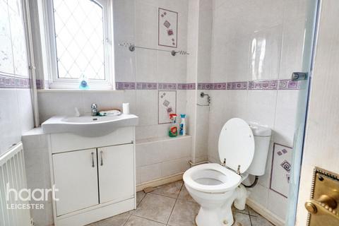 3 bedroom detached bungalow for sale, Lindum Close, Leicester