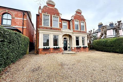 10 Abbey Park Road, Grimsby, DN32 0HR