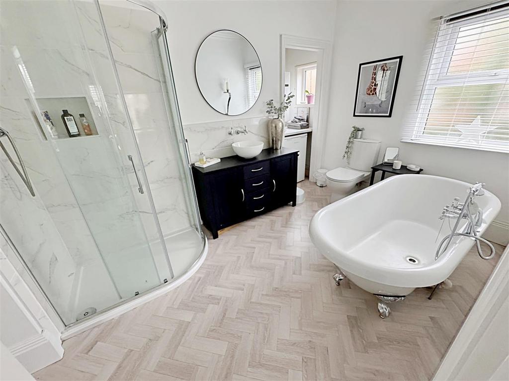 Ensuite