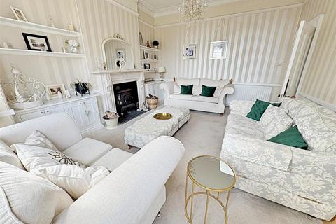 10 Abbey Park Road, Grimsby, DN32 0HR