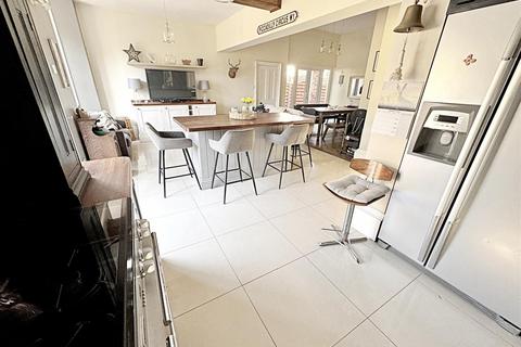 10 Abbey Park Road, Grimsby, DN32 0HR