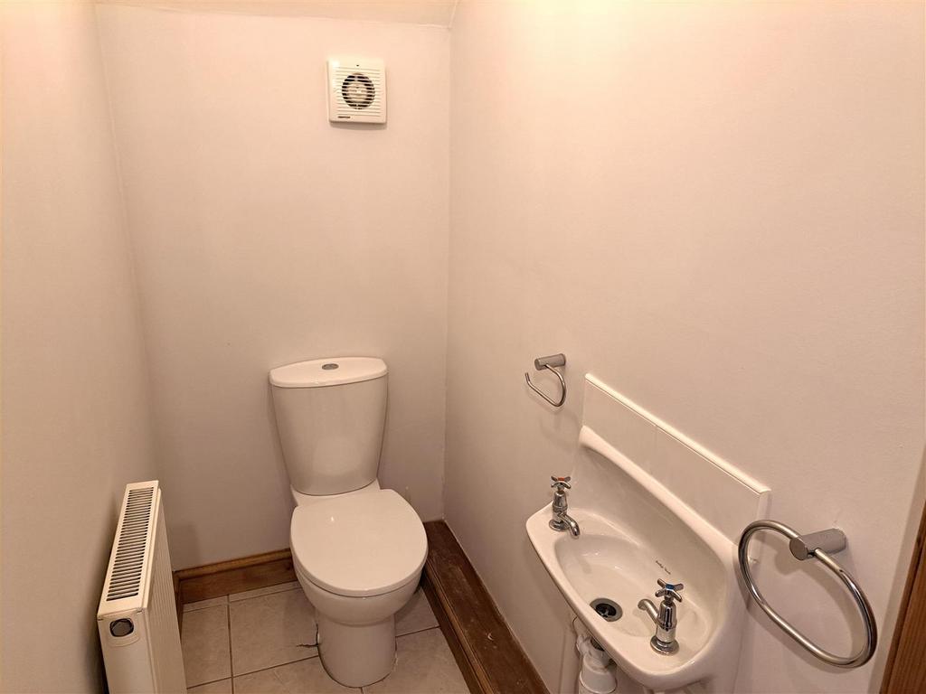 Downstairs WC.jpg