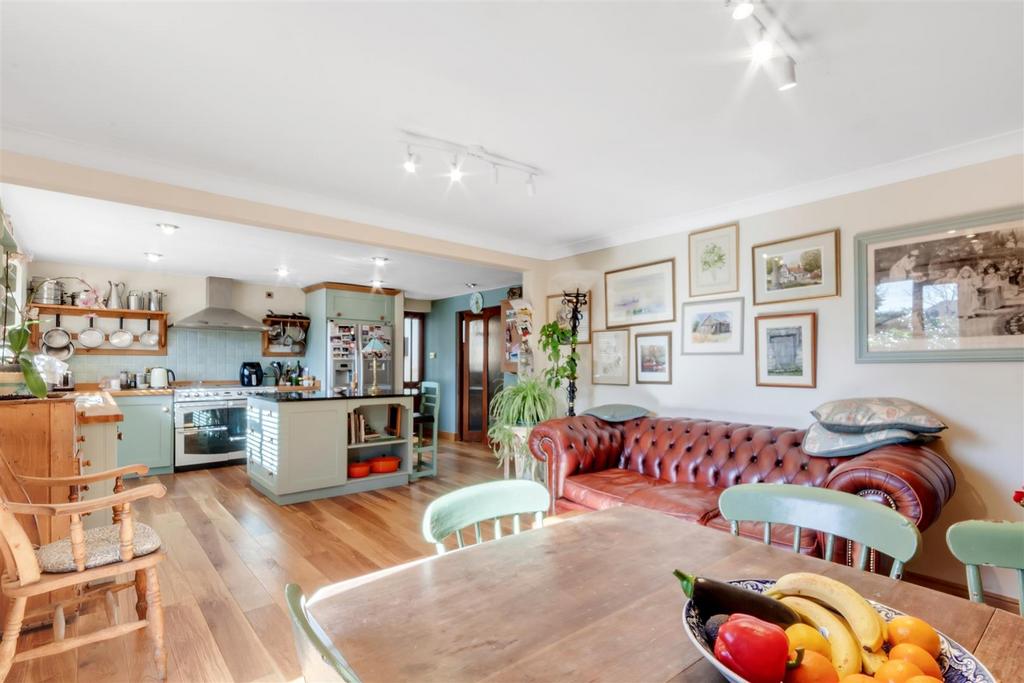 Kitchen 4.jpg