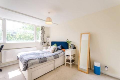 2 bedroom flat to rent, Finborough Road London