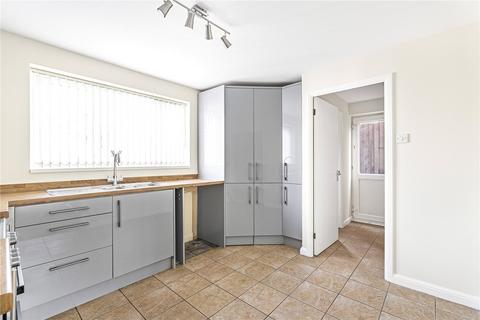 4 bedroom detached house to rent, St. Christophers Drive, Oundle, Peterborough, Northamptonshire, PE8