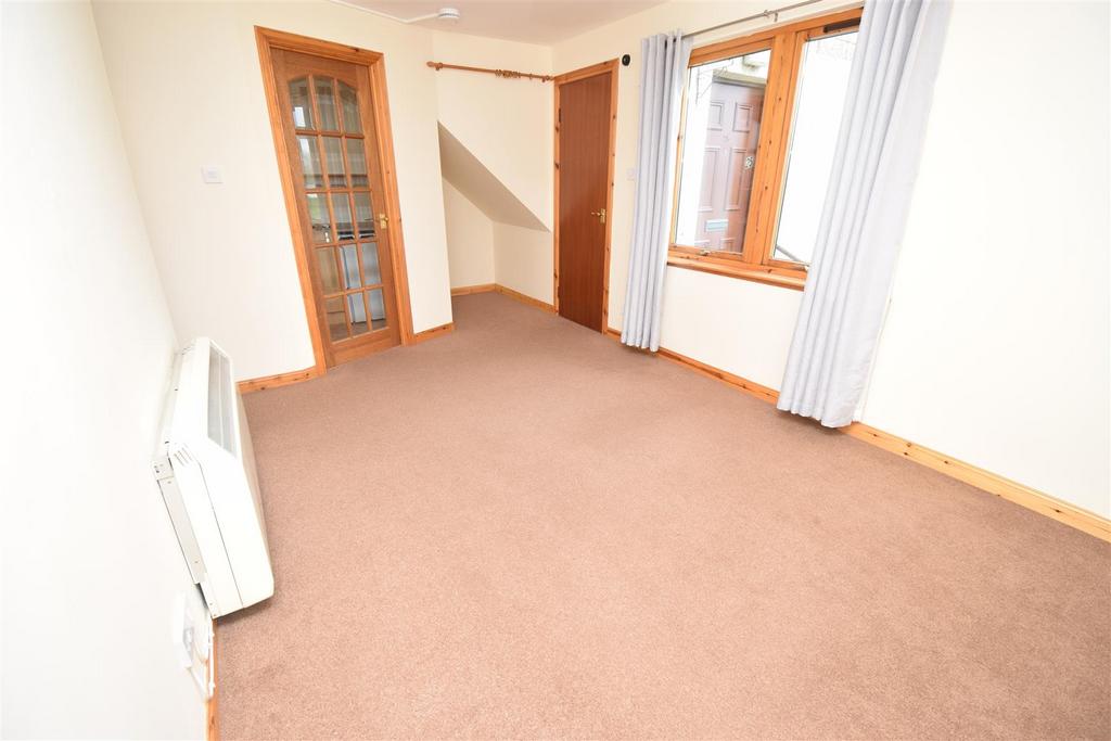 Lounge dining room.jpg