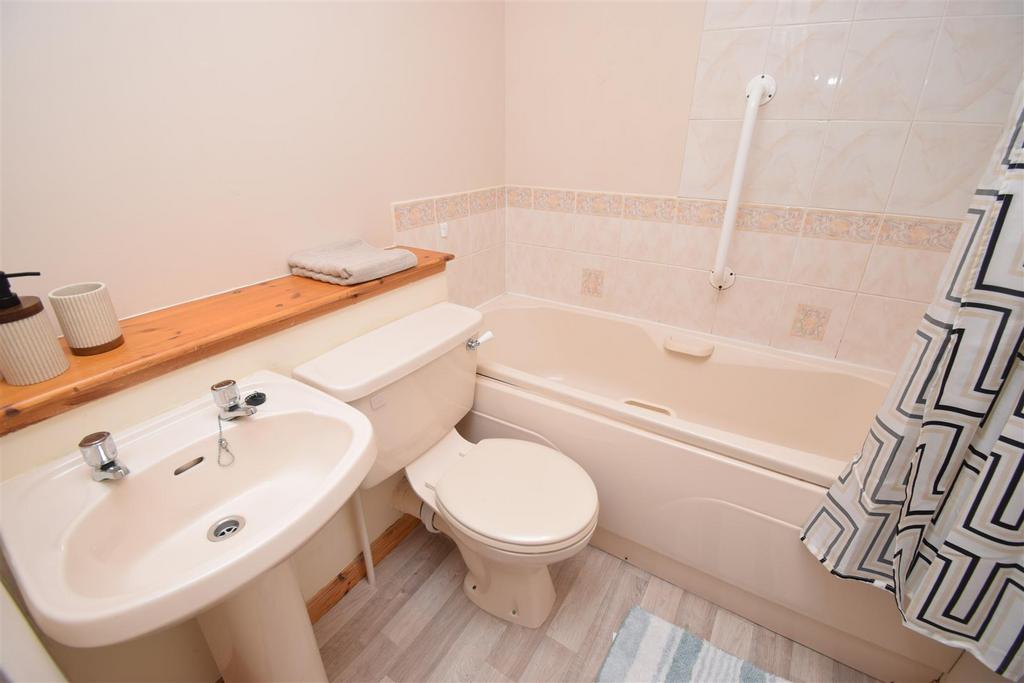 Bathroom.jpg