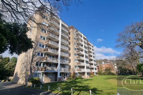 Pleasant Apartment, Bourne Pines,