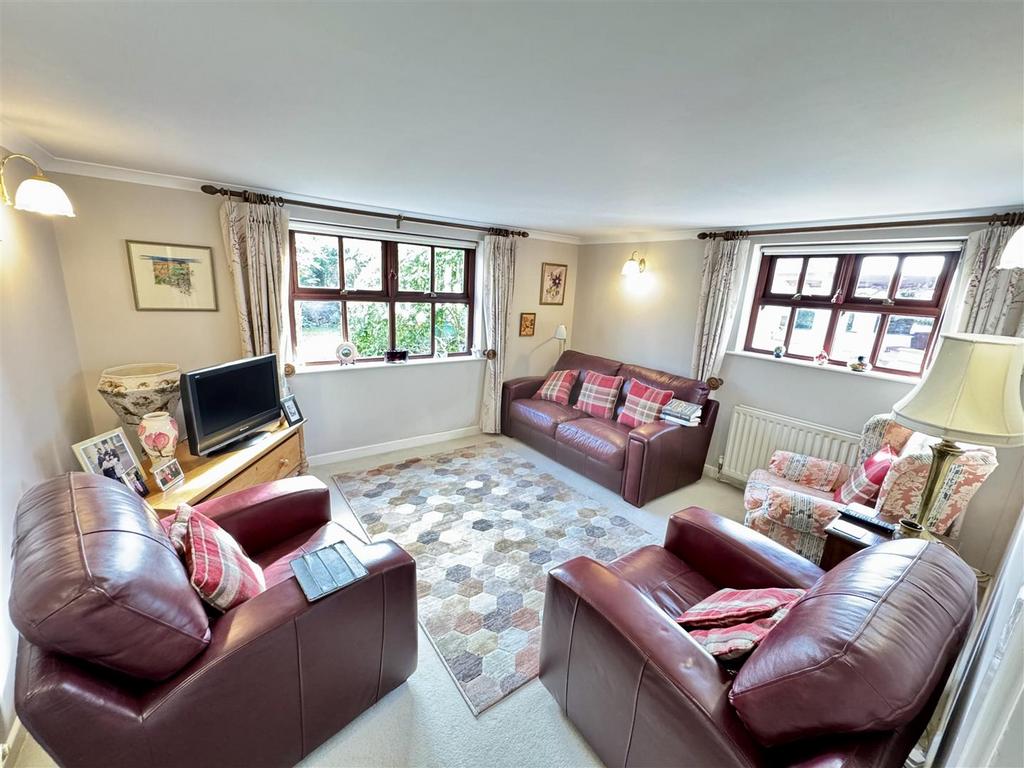 Sitting room/ Ground floor bedroom