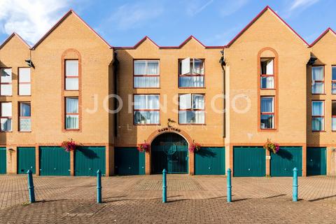 2 bedroom apartment to rent, Cape Yard, E1W