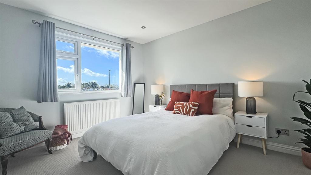 Bedroom 1.jpg