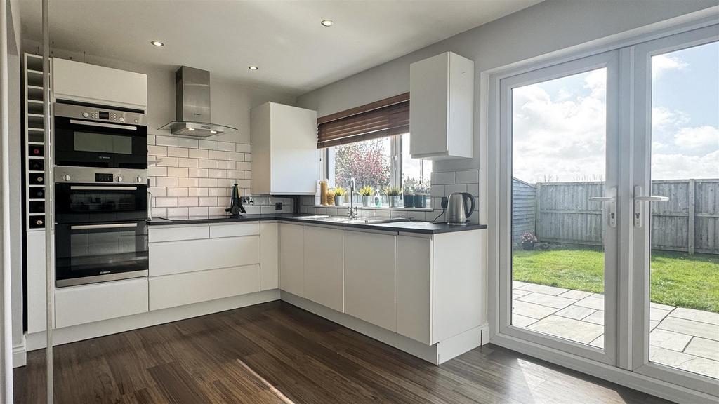 Kitchen 3.jpg