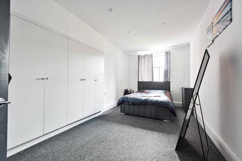 Clive Court, Little Venice, London, W9