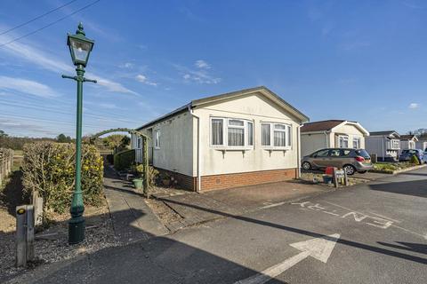 2 bedroom park home for sale, Avenue C, Addlestone KT15