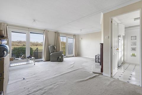 2 bedroom park home for sale, Avenue C, Addlestone KT15