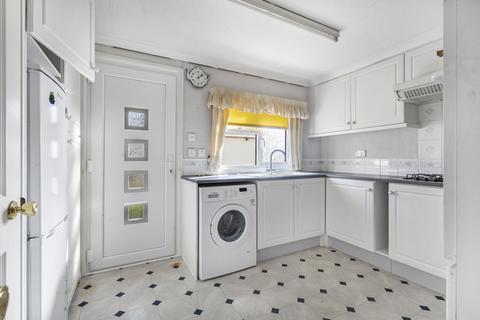 2 bedroom park home for sale, Avenue C, Addlestone KT15