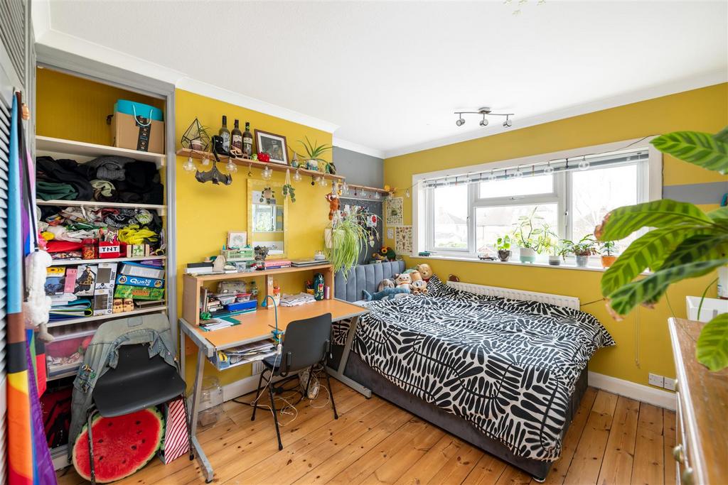 53 Balcombe Gardens internals4.jpg