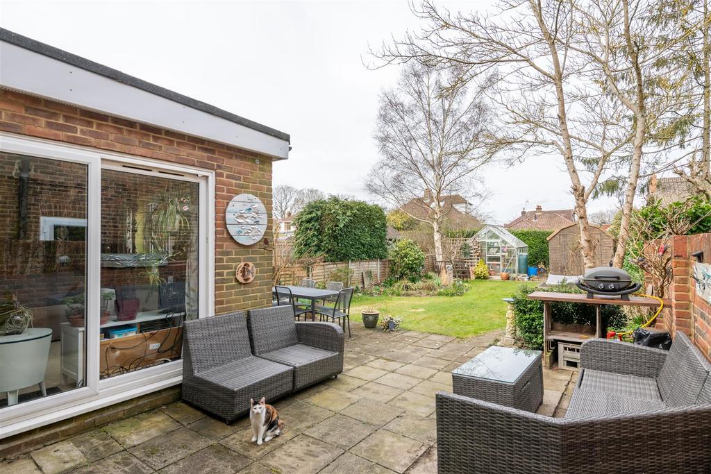 53 Balcombe Gardens externals-8.jpg