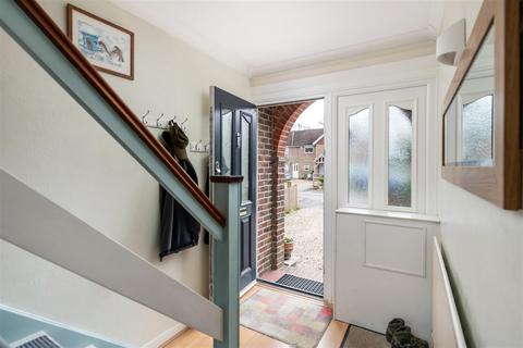 53 Balcombe Gardens, Horley, RH6 9BY