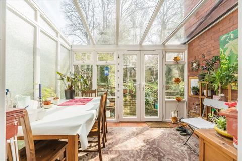 2 bedroom flat for sale, Hornsey Lane Gardens, London N6