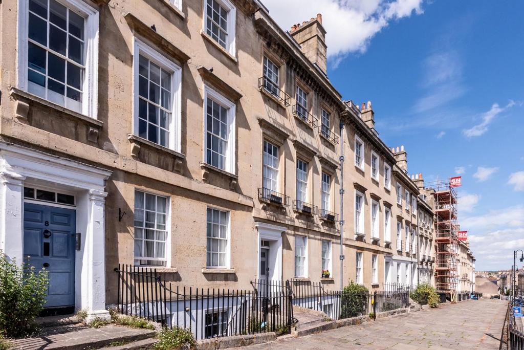 Flat 5, 9 Walcot Parade, Bath BA1 5 NF-1.jpg