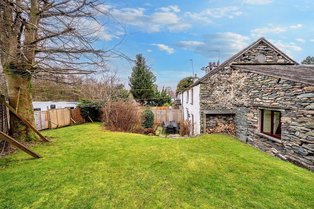 House Exterior & gardens
