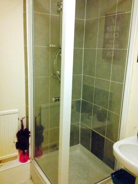 Bathroom 1 of 2
