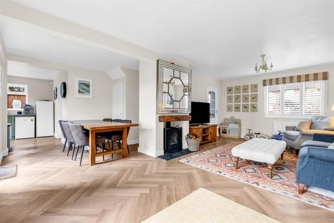 20 Goddards Close, Little Berkhamsted, Hertford, SG13 8NA