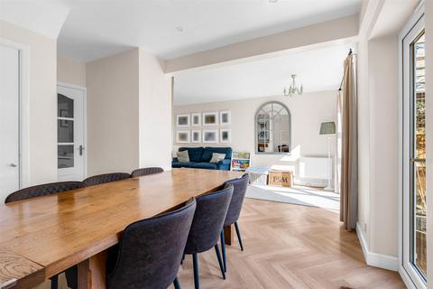 20 Goddards Close, Little Berkhamsted, Hertford, SG13 8NA