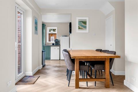 20 Goddards Close, Little Berkhamsted, Hertford, SG13 8NA