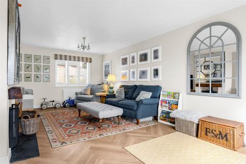 20 Goddards Close, Little Berkhamsted, Hertford, SG13 8NA
